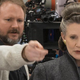Rian Johnson y Carrie Fisher en el set de The Last Jedi.